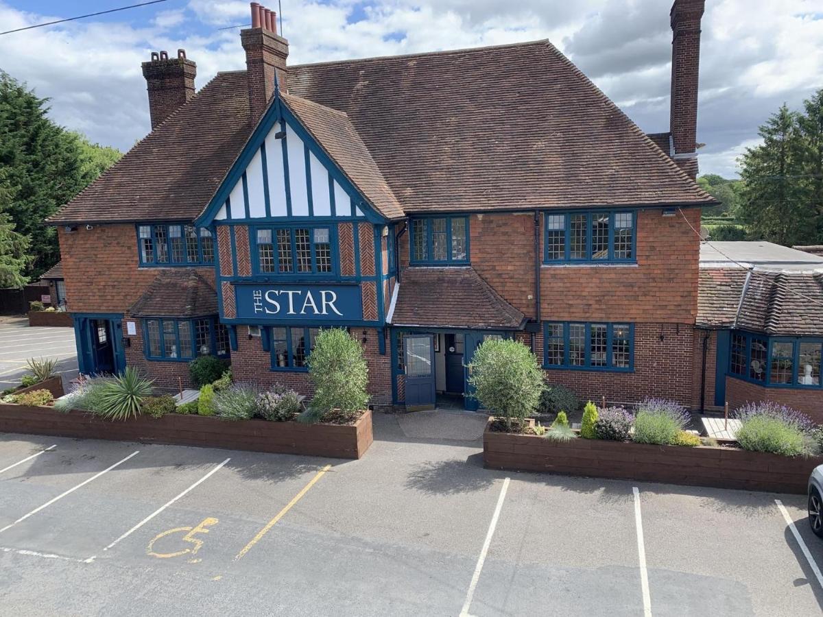 The Star Inn Lingfield Exterior photo